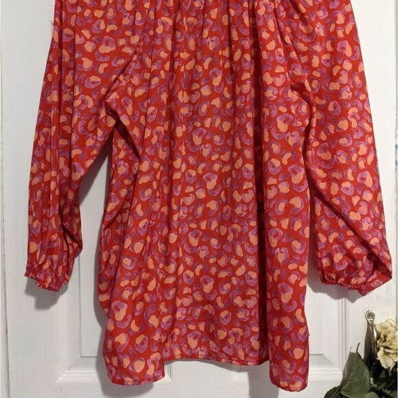 Tucker The Classic Blouse Hugs and Kittens in Silk Cotton Leopard Print Smocked - Picture 10 of 11